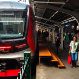 KRL Jakarta-Bogor Dipangkas 17 Perjalanan, 7 Rangkaian Produksi INKA Jalani Pemeriksaan
