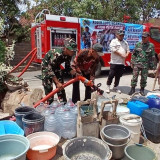 Darurat Air Bersih, Kodim 0810 Nganjuk Distribusikan 15.000 Liter Air ke Warga Dusun Gerit, Nganjuk