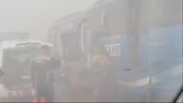 Jarak Pandang Terbatas Akibat Kabut Asap Karhutla, 3 Kendaraan Terlibat Kecelakaan Beruntun di Tol Palindra