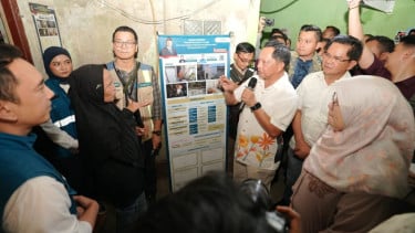 Mendagri Tinjau Program Bedah Rumah di Bukit Duri, Ajak Pemda Dukung Percepatan Perbaikan Hunian