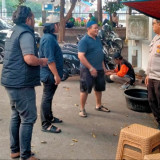 Sopir Taksi Nekat Bakar Gerobak Pedagang Akringan di Jakarta Timur