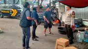 Sopir Taksi Nekat Bakar Gerobak Pedagang Akringan di Jakarta Timur