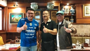 Bobotoh Apresiasi Perjuangan Umuh Muchtar Dampingi Persib Raih Lima Gelar Liga Indonesia