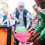 Gubernur Khofifah Salurkan Bantuan 120 Rit Air Bersih untuk Masyarakat Kabupaten Blitar, Bantu 38.270 Keluarga Terdampak Kekeringan