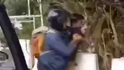Awalnya Gagal Menyalip, Pemotor Cekik Pengendara Mobil di Jaksel hingga Viral, Pelaku Akhirnya Ditangkap