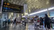 341.000 Penumpang Terdampak Penutupan 8 Bandara Imbas Erupsi Gunung Anak Krakatau