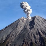 Gunung Semeru Kembali Erupsi Pagi Ini, Warga Diminta Jauhi Zona Bahaya