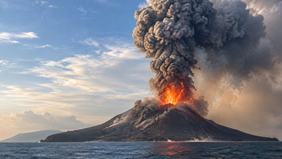 Abu Vulkanik Anak Krakatau Sampai Jakarta, Gubernur DKI Minta Warga Lakukan 5 M, Apa Saja?
