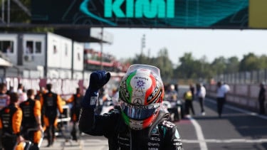 Formula 1: Kimi Antonelli Cetak Sejarah Usai Menang Dramatis di Monza, Berhasil Bikin George Russell Terpukul