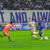 PSM Makassar Kritik Kondisi Lapangan Stadion GBLA Usai Kalah dari Persib, Singgung Regulasi Baru Super League 2026-2027