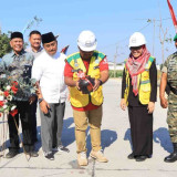 Percepat Pembangunan Infrastruktur, Bupati Akhmad Yani Resmikan Proyek Betonisasi JPD Klampok-Munggugebang
