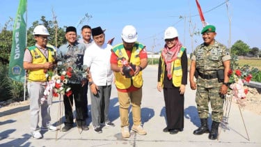 Percepat Pembangunan Infrastruktur, Bupati Akhmad Yani Resmikan Proyek Betonisasi JPD Klampok-Munggugebang