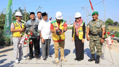 Percepat Pembangunan Infrastruktur, Bupati Akhmad Yani Resmikan Proyek Betonisasi JPD Klampok-Munggugebang
