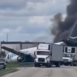 Pesawat Kargo Amazon Tergelincir dari Landasan Pacu Bandara Internasional Miami, 5 Orang Tewas 
