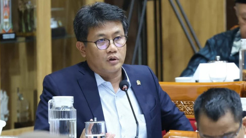 Kasus Korupsi di PTN Bikin Negara Rugi Rp115 Miliar, DPR Sebut Mendiktisaintek Kecolongan
