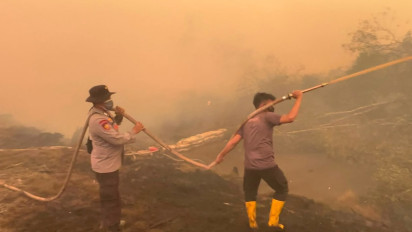 Polda Sumsel Intensifkan Penanganan Karhutla di Teluk Limau, Cegah Api Meluas pada Lahan Gambut