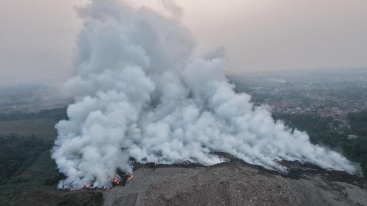 Percepat Pemadaman, TPA Galuga Akan Ditutup Sehari
            - galeri foto