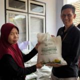 Pemprov Jabar Salurkan 1.500 Kilogram Beras, Pastikan Bantuan Pangan Tepat Sasaran