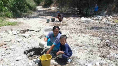 Krisis Air Bersih di Nganjuk Meluas, Warga Pule Jati Kalen Harus Masuk Hutan 3 Kilometer Demi Satu Ember Air