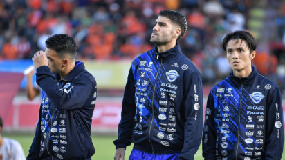 Bisa Jadi Ide untuk Persib Persib, Intip Jaket Latihan Chonburi FC Full Sponsor Khusus Lokal