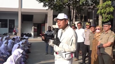 Sidak Sekolah Maung, Dedi Mulyadi Uji Kemampuan Siswa Lewat Tes Matematika Berhadiah Rp1,5 Juta