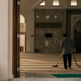 Saat Masjid Menjadi Bagian dari Identitas Aceh, Mengapa Kebersihannya Perlu Diperhatikan?