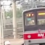 Viral Pria Lompat ke Rel Tanah Abang Saat KRL Datang, Begini Kronologi dan Kondisinya
