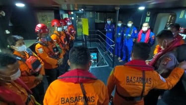 Tim SAR Gabungan Sisir Perairan Selat Sunda, 8 Orang Penumpang Speed Boat Masih Dalam Pencarian