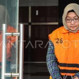 Tersangka Titin Rita Lestari Diperiksa KPK Terkait Kasus Suap Audit BPK di Muara Enim