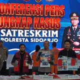 Polresta Sidoarjo Bongkar Sindikat Penipuan Daring dan Penyalahgunaan Data Pribadi Internasional, 4 Tersangka Ditangkap