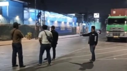 Video Pria Sengaja Tabrakan Diri ke Sejumlah Mobil di Jakarta Utara Viral di Media Sosial, Pelaku Diburu
