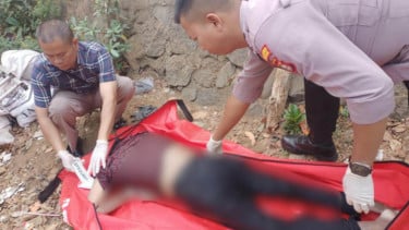 Geger! Mayat Pria Ditemukan Mengapung di Pintu Air Kebon Manggis Jaktim, Polisi Ungkap Faktanya