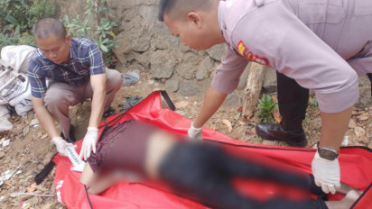 Geger! Mayat Pria Ditemukan Mengapung di Pintu Air Kebon Manggis Jaktim, Polisi Ungkap Faktanya
