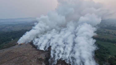 Kebakaran TPA Galuga Bogor Meluas hingga 42 Hektare, Helikopter TNI AU Dikerahkan untuk Water Bombing
