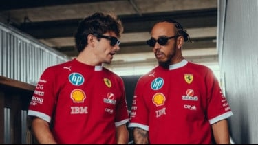 Lewis Hamilton Angkat Bendera Putih di F1 2026? Sebut Ferrari Terlambat Memprioritaskannya