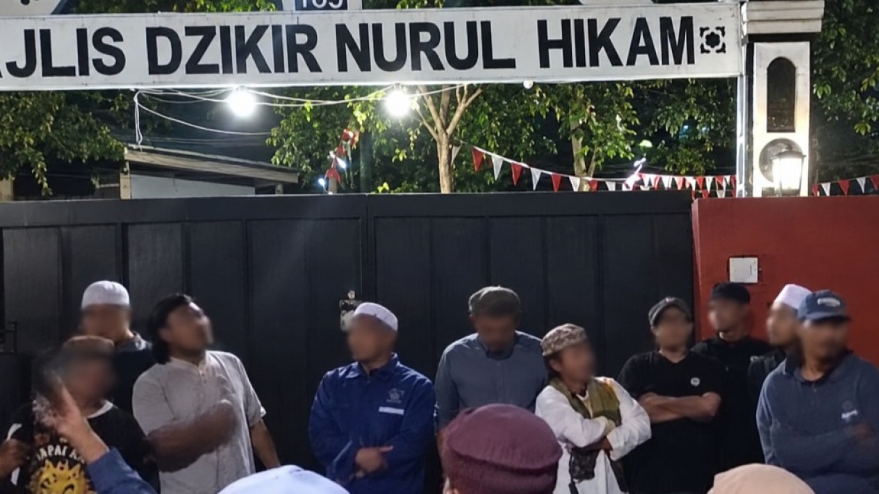 Buntut Diduga Hina Nabi Muhammad SAW, Abah Setu di Bekasi Digeruduk Massa hingga Dipanggil Polisi
            - galeri foto