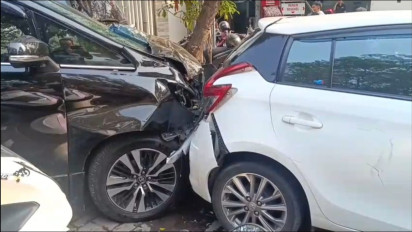 Sopir Alphard Mengantuk Picu Tabrakan Beruntun, 4 Luka Parah