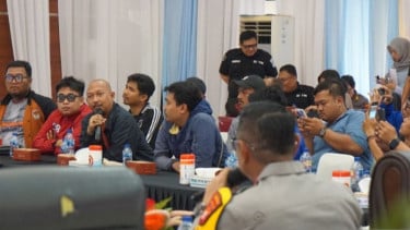 Jelang Persija Vs Persib di SUGBK, Polisi Kawal Keberangkatan Jakmania dan Amankan Nobar Viking di Bekasi
