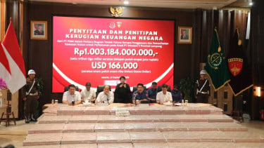 Tindak Korupsi Kawasan Hutan di Lampung, Kejagung Jampidsus 'Pamer' Uang Rp1 Triliun