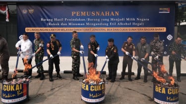 Bea Cukai Sumbagbar Musnahkan 44,6 Juta Batang Rokok Ilegal Senilai Rp68,8 Miliar