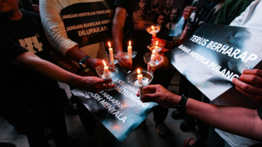 Lensa Berbicara: PFI Gelar Doa Bersama untuk Jurnalis yang Hilang Kontak di Gunung Anak Krakatau
