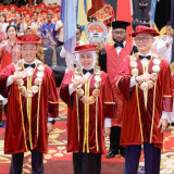 Gubernur Khofifah Kukuhkan Mahasiswa Baru dan Wisuda Angkatan Pertama Penerima Beasiswa Asrama Mahasiswa Nusantara Surabaya