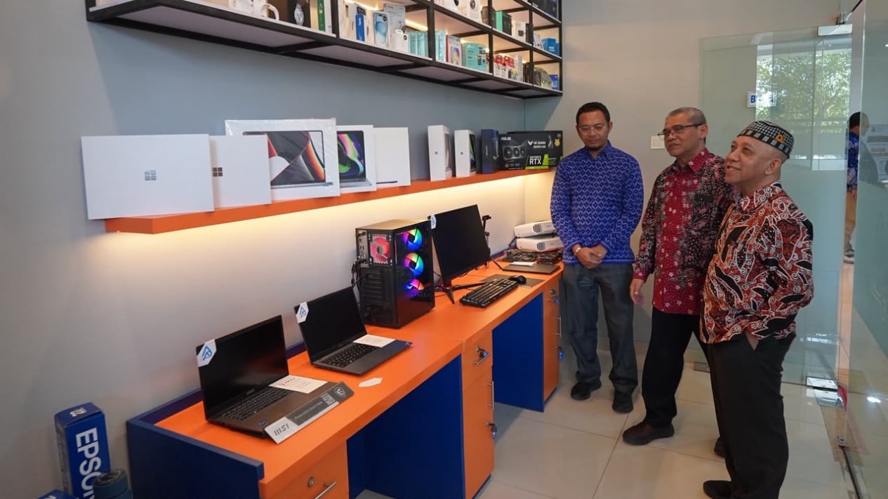 Tak Sekadar Berikan Keuntungan Finansial, Rektor Berharap Unit Usaha Universitas Ahmad Dahlan Mendukung Kegiatan Akademik Kampus
            - galeri foto