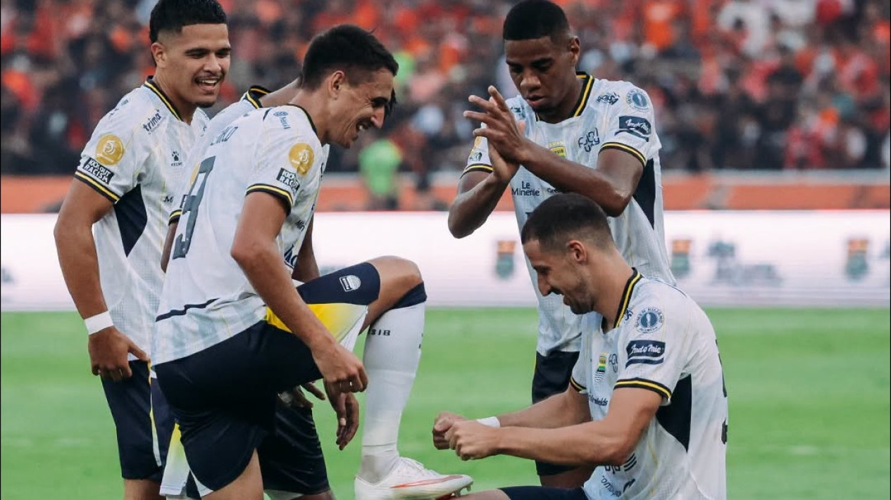 Belum Kering Luka yang Disebabkan oleh Persija Jakarta, Persib Bandung Harus Menghadapi Eks Tangan Kanan Shin Tae-yong
            - galeri foto