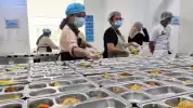Aturan Baru MBG: Kepala Dapur Wajib Hadir saat Masak, Sekolah Negeri Bisa Menolak
