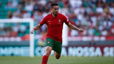 Bursa Transfer Liverpool: Pemain Gratisan Ini Bisa Jadi Opsi Terbaik The Reds di Bek Kiri