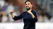 Respons Cesc Fabregas usai Diminta Gantikan Michael Carrick untuk Latih Manchester United