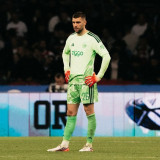 Maarten Paes Tiba-Tiba Jadi Starter Lagi, Pelatih Ajax Amsterdam Ungkap Alasan Cadangkan Marc-Andre ter Stegen