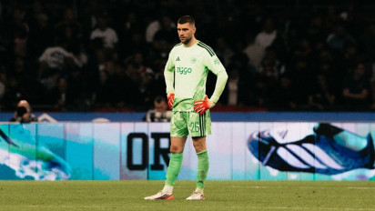 Maarten Paes Tiba-Tiba Jadi Starter Lagi, Pelatih Ajax Amsterdam Ungkap Alasan Cadangkan Marc-Andre ter Stegen
