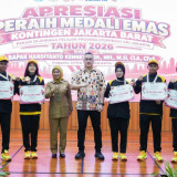 Pertama Kali Juara Umum Popprov DKI, Atlet Pelajar Jakarta Barat Kebanjiran Bonus